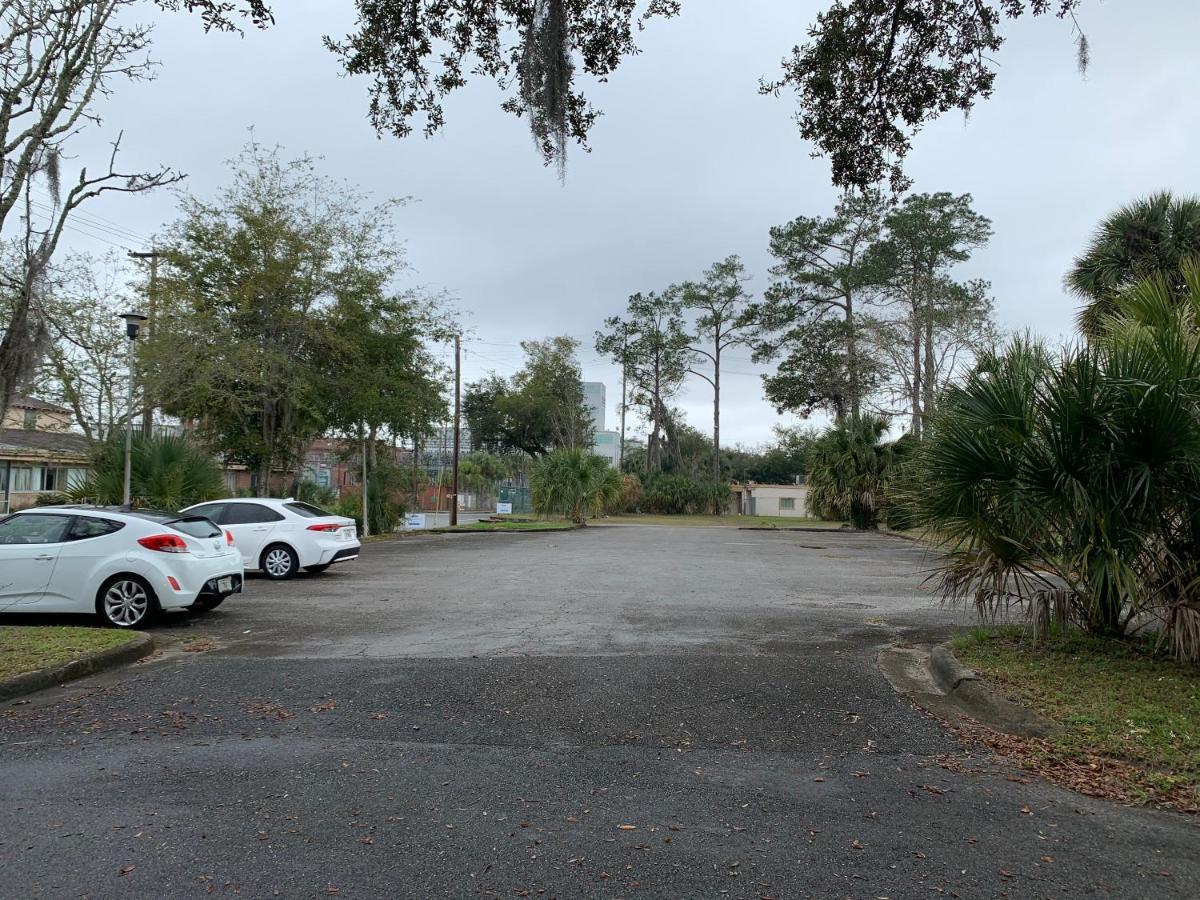 Modern House Minutes From Downtown Gainesville, Uf, Va & More! Bagian luar foto
